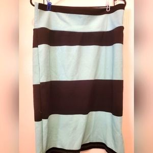 L Lularoe Cassie Skirt
